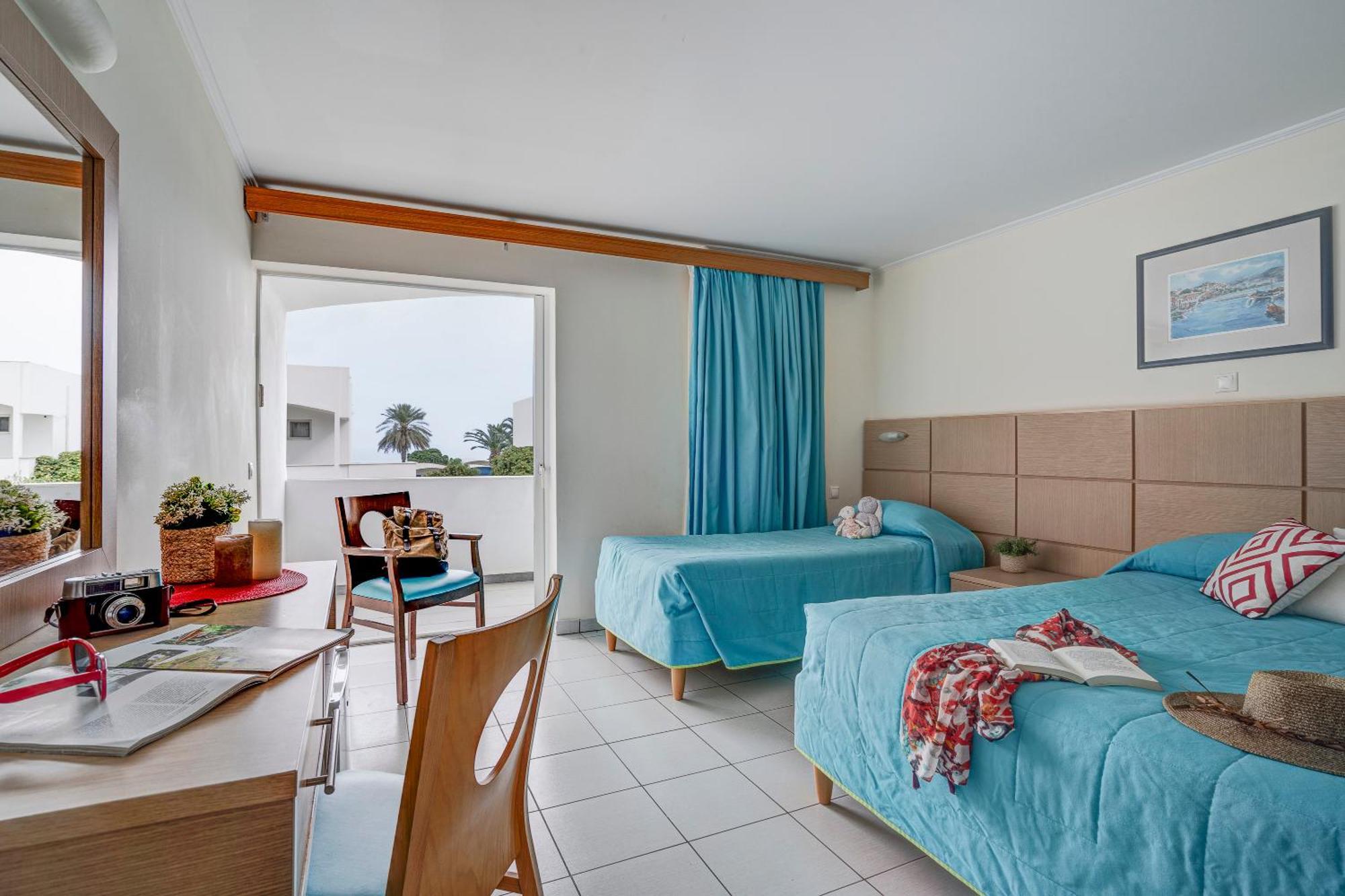 Kinetta Beach Resort And Spa Exterior photo