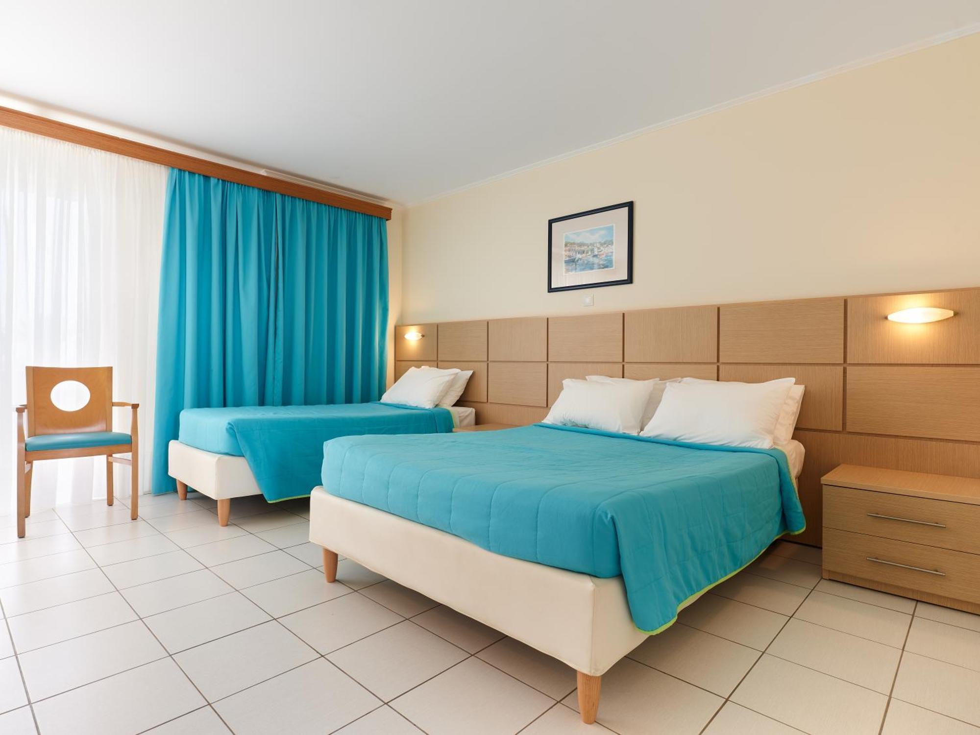 Kinetta Beach Resort And Spa Exterior photo