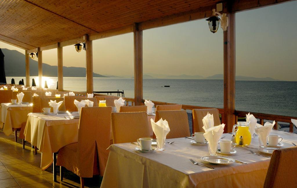 Kinetta Beach Resort And Spa Exterior photo